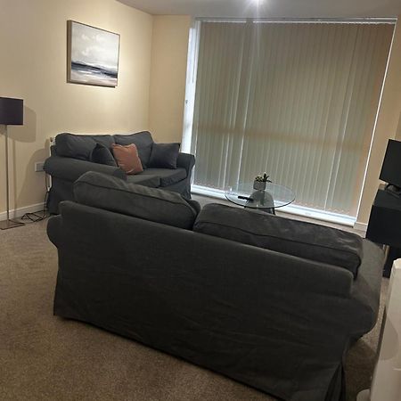 Stylish 2 Bedroom Apartment-Short Term Lets & Serviced Accomodation Редінг Екстер'єр фото