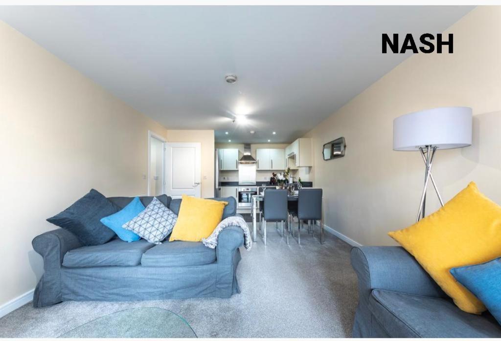 Stylish 2 Bedroom Apartment-Short Term Lets & Serviced Accomodation Редінг Екстер'єр фото
