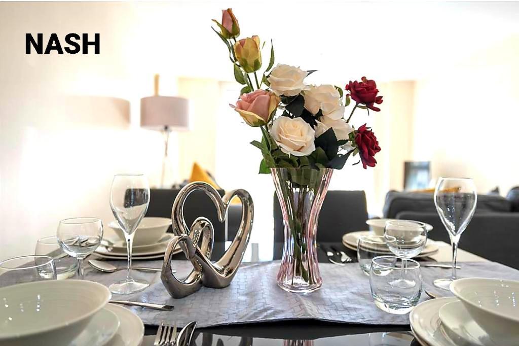 Stylish 2 Bedroom Apartment-Short Term Lets & Serviced Accomodation Редінг Екстер'єр фото