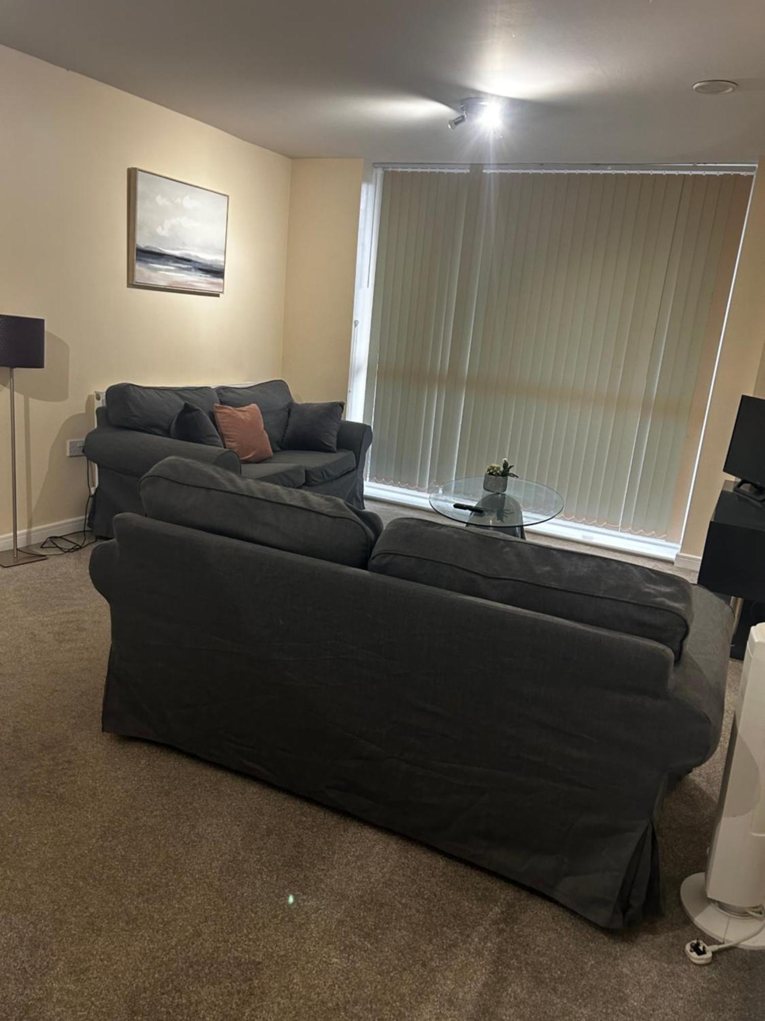 Stylish 2 Bedroom Apartment-Short Term Lets & Serviced Accomodation Редінг Екстер'єр фото